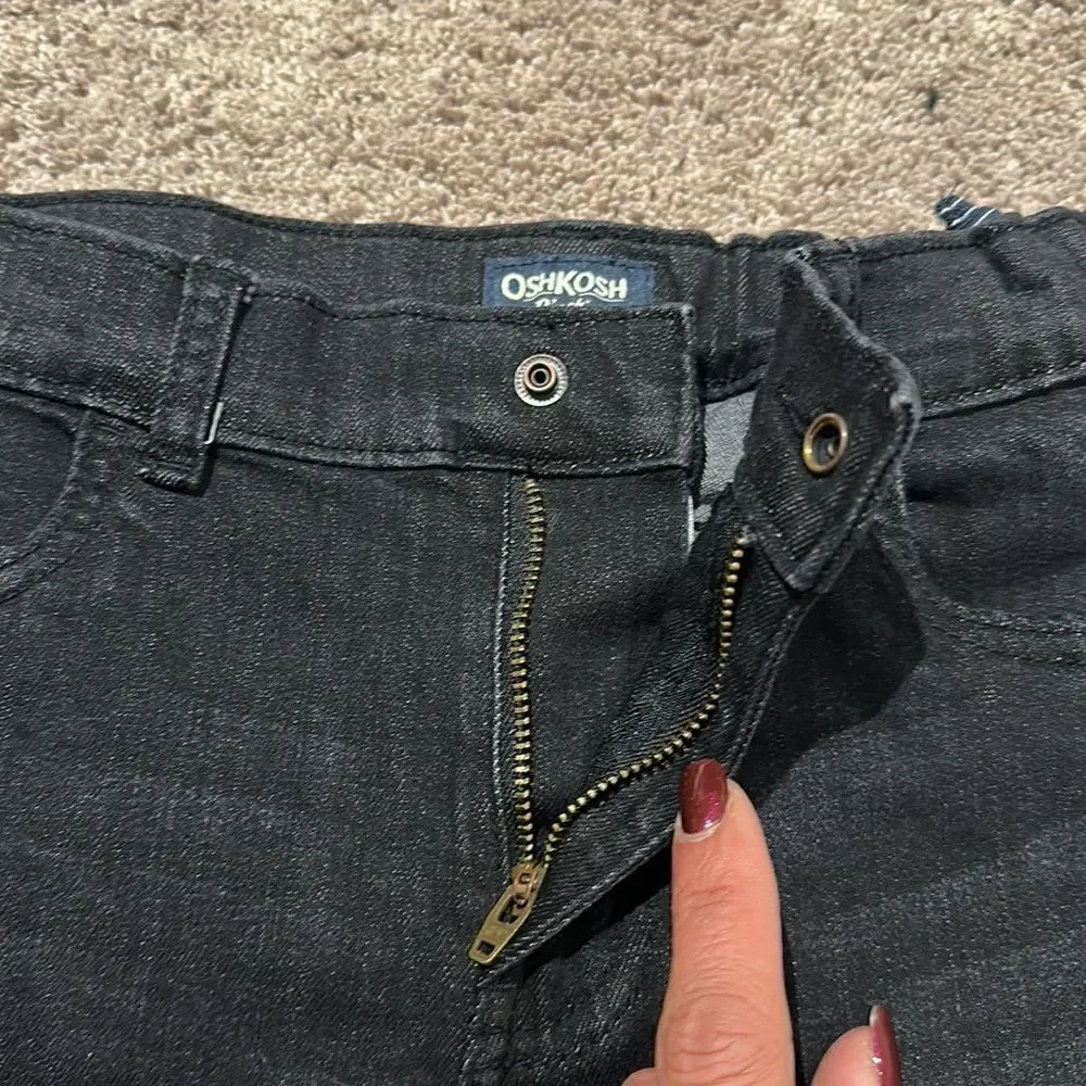 Osh Kosh denim shorts! Raw hem! Snap button with zipper size 8 stretch